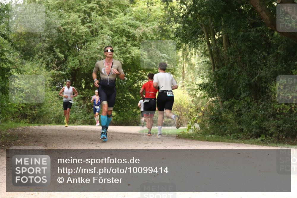 30.08.2026 - Elbe Triathlon Hamburg Antke Förster http://msf.ph/oto/10099414 30.08.2026 10:57:57 Laufen 105 meine-sportfotos.de