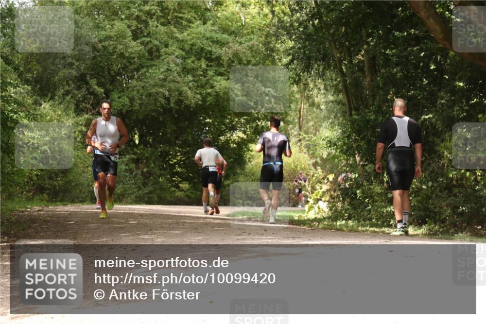 30.08.2026 - Elbe Triathlon Hamburg Antke Förster http://msf.ph/oto/10099420 30.08.2026 10:58:01 Laufen 754, 105 meine-sportfotos.de