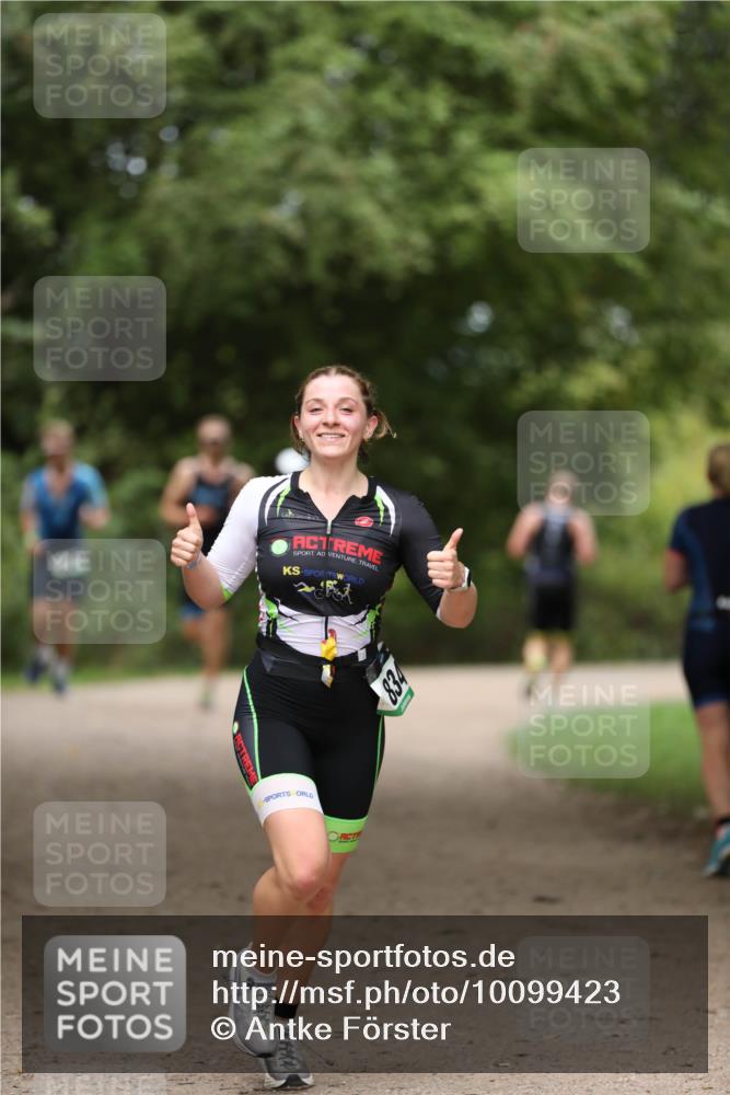30.08.2026 - Elbe Triathlon Hamburg Antke Förster http://msf.ph/oto/10099423 30.08.2026 10:54:07 Laufen 834 meine-sportfotos.de