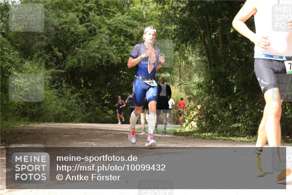 30.08.2026 - Elbe Triathlon Hamburg Antke Förster http://msf.ph/oto/10099432 30.08.2026 10:58:06 Laufen 83, 7 meine-sportfotos.de