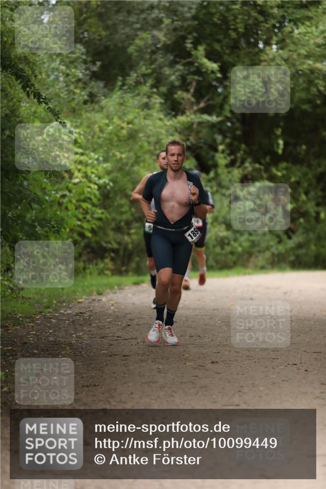 30.08.2026 - Elbe Triathlon Hamburg Antke Förster http://msf.ph/oto/10099449 30.08.2026 10:54:31 Laufen 189 meine-sportfotos.de