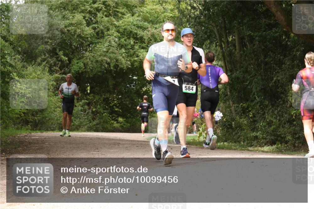 30.08.2026 - Elbe Triathlon Hamburg Antke Förster http://msf.ph/oto/10099456 30.08.2026 10:58:31 Laufen 584 meine-sportfotos.de