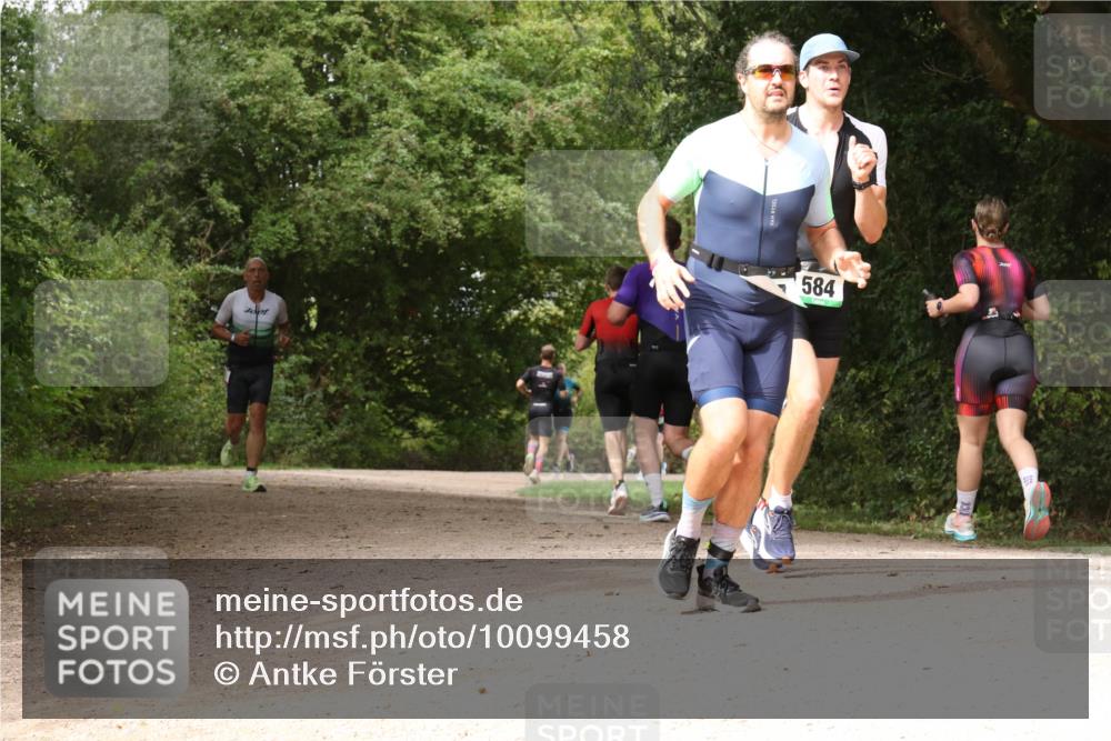 30.08.2026 - Elbe Triathlon Hamburg Antke Förster http://msf.ph/oto/10099458 30.08.2026 10:58:32 Laufen 584 meine-sportfotos.de