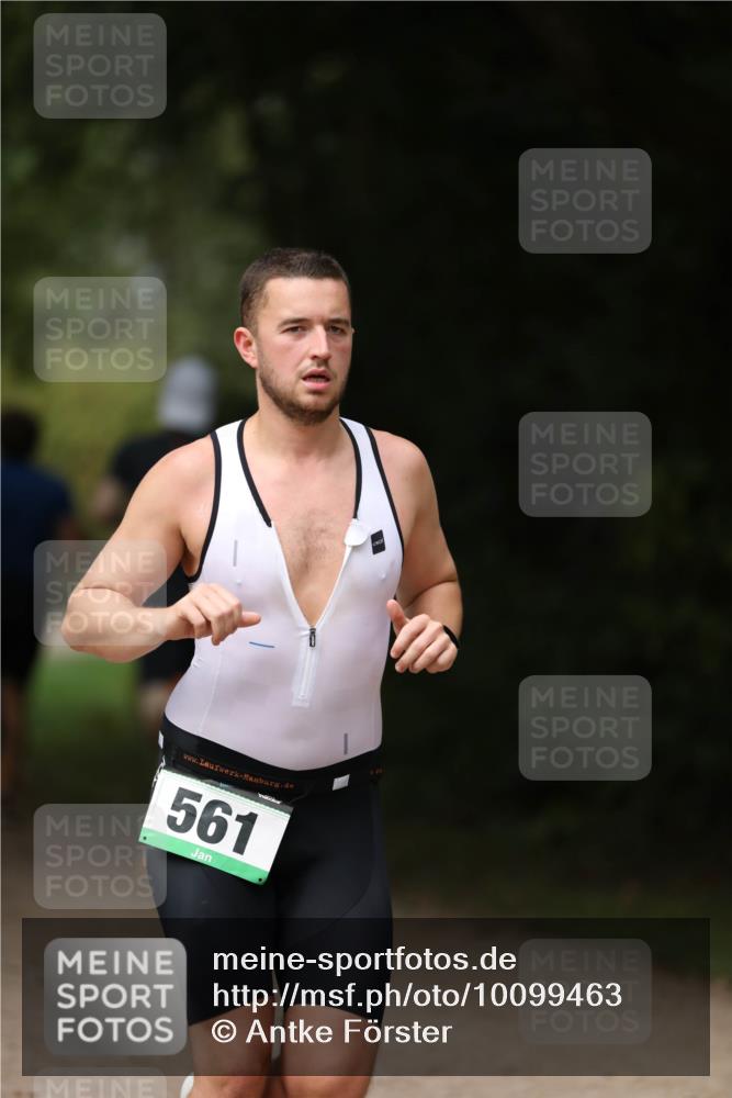 30.08.2026 - Elbe Triathlon Hamburg Antke Förster http://msf.ph/oto/10099463 30.08.2026 10:54:37 Laufen 561 meine-sportfotos.de