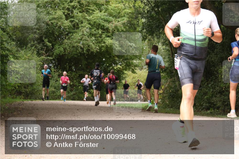 30.08.2026 - Elbe Triathlon Hamburg Antke Förster http://msf.ph/oto/10099468 30.08.2026 10:58:38 Laufen 61 meine-sportfotos.de