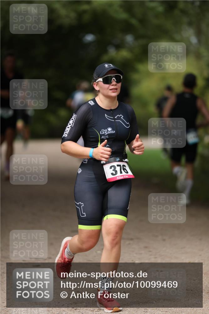 30.08.2026 - Elbe Triathlon Hamburg Antke Förster http://msf.ph/oto/10099469 30.08.2026 10:54:39 Laufen 376 meine-sportfotos.de