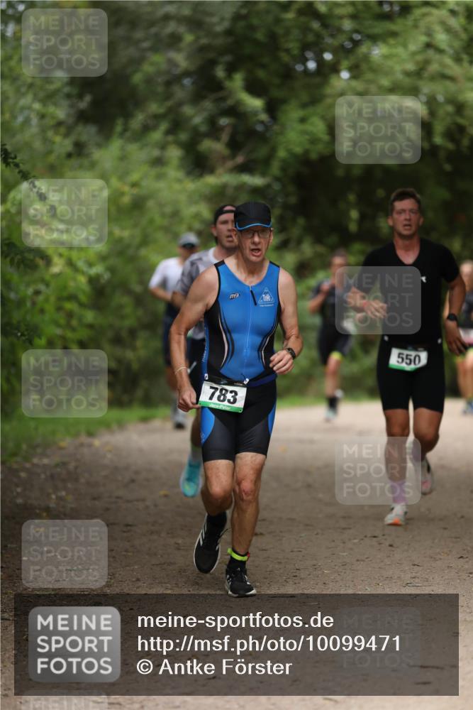 30.08.2026 - Elbe Triathlon Hamburg Antke Förster http://msf.ph/oto/10099471 30.08.2026 10:54:41 Laufen 9, 783, 550 meine-sportfotos.de