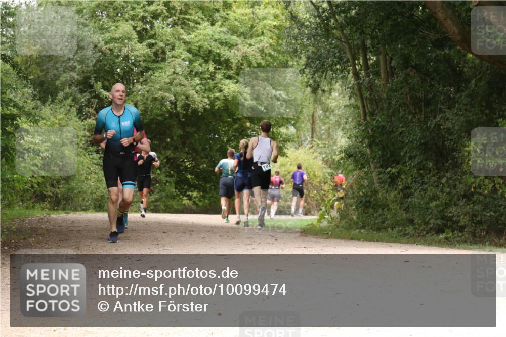 30.08.2026 - Elbe Triathlon Hamburg Antke Förster http://msf.ph/oto/10099474 30.08.2026 10:58:43 Laufen 102 meine-sportfotos.de