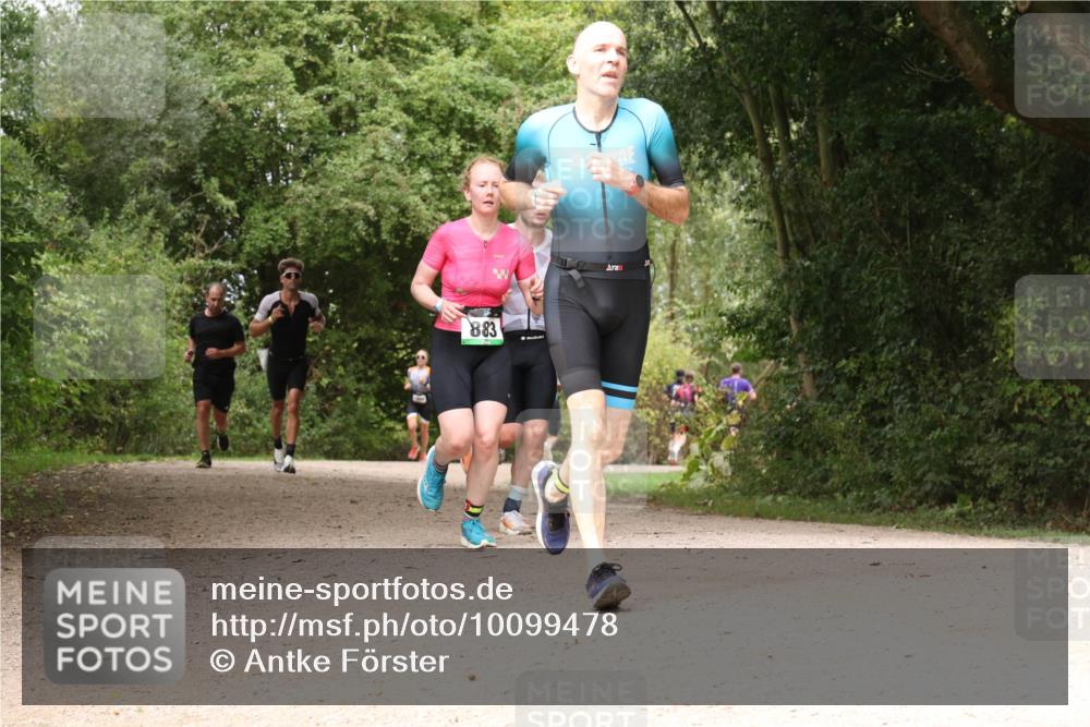 30.08.2026 - Elbe Triathlon Hamburg Antke Förster http://msf.ph/oto/10099478 30.08.2026 10:58:45 Laufen 883 meine-sportfotos.de