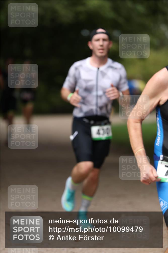 30.08.2026 - Elbe Triathlon Hamburg Antke Förster http://msf.ph/oto/10099479 30.08.2026 10:54:44 Laufen 430 meine-sportfotos.de