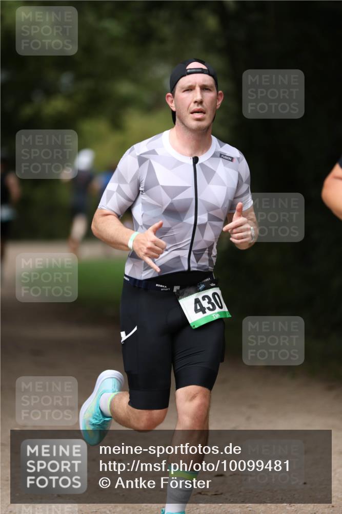 30.08.2026 - Elbe Triathlon Hamburg Antke Förster http://msf.ph/oto/10099481 30.08.2026 10:54:44 Laufen 430 meine-sportfotos.de