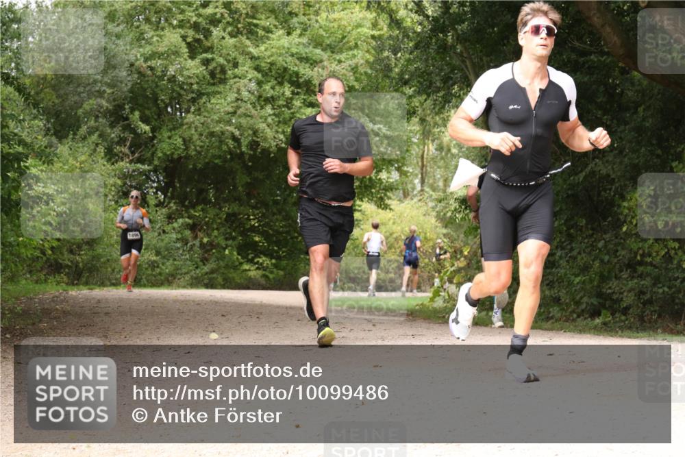 30.08.2026 - Elbe Triathlon Hamburg Antke Förster http://msf.ph/oto/10099486 30.08.2026 10:58:50 Laufen 1896 meine-sportfotos.de
