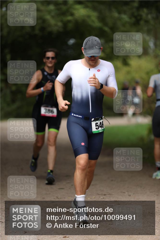 30.08.2026 - Elbe Triathlon Hamburg Antke Förster http://msf.ph/oto/10099491 30.08.2026 10:54:49 Laufen 386, 546 meine-sportfotos.de
