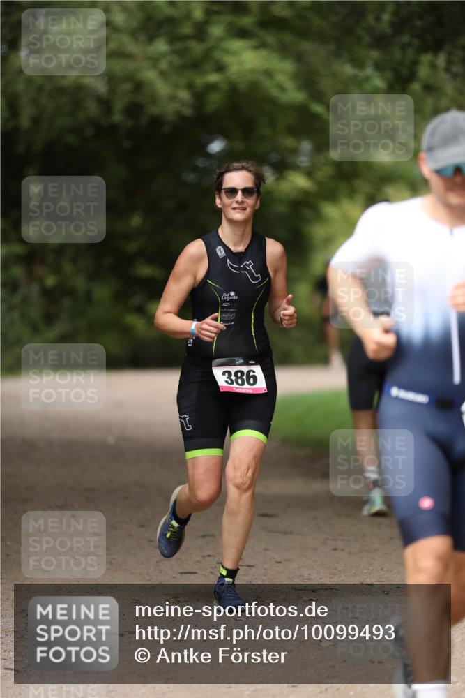 30.08.2026 - Elbe Triathlon Hamburg Antke Förster http://msf.ph/oto/10099493 30.08.2026 10:54:50 Laufen 386 meine-sportfotos.de