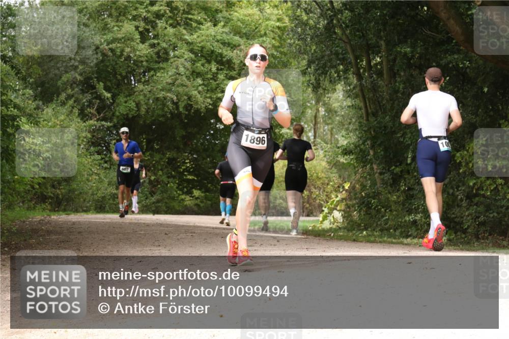 30.08.2026 - Elbe Triathlon Hamburg Antke Förster http://msf.ph/oto/10099494 30.08.2026 10:58:56 Laufen 602, 1896, 100 meine-sportfotos.de