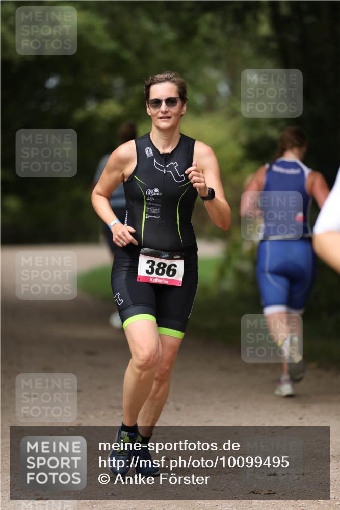 30.08.2026 - Elbe Triathlon Hamburg Antke Förster http://msf.ph/oto/10099495 30.08.2026 10:54:51 Laufen 386 meine-sportfotos.de