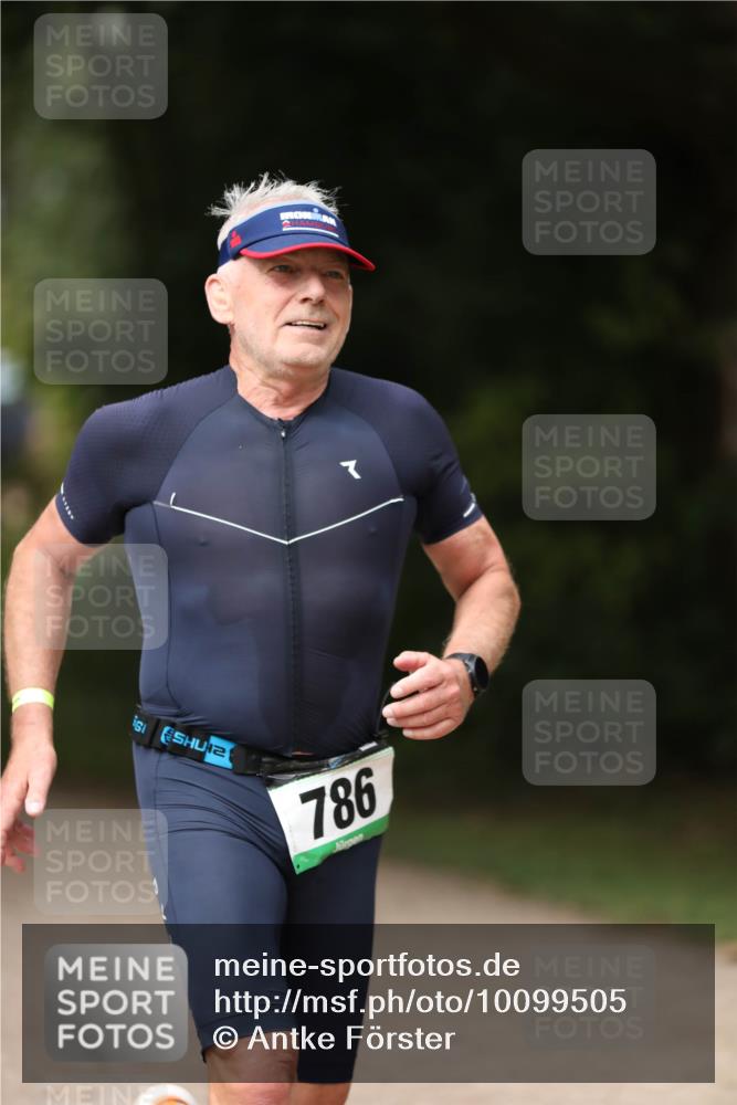 30.08.2026 - Elbe Triathlon Hamburg Antke Förster http://msf.ph/oto/10099505 30.08.2026 10:55:06 Laufen 786 meine-sportfotos.de