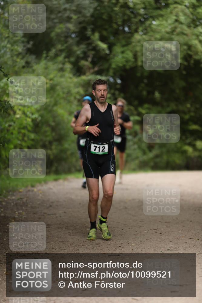 30.08.2026 - Elbe Triathlon Hamburg Antke Förster http://msf.ph/oto/10099521 30.08.2026 10:55:28 Laufen 712, 3 meine-sportfotos.de