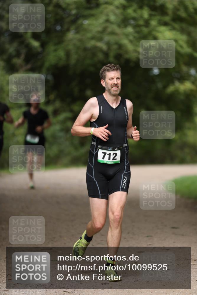 30.08.2026 - Elbe Triathlon Hamburg Antke Förster http://msf.ph/oto/10099525 30.08.2026 10:55:29 Laufen 712 meine-sportfotos.de