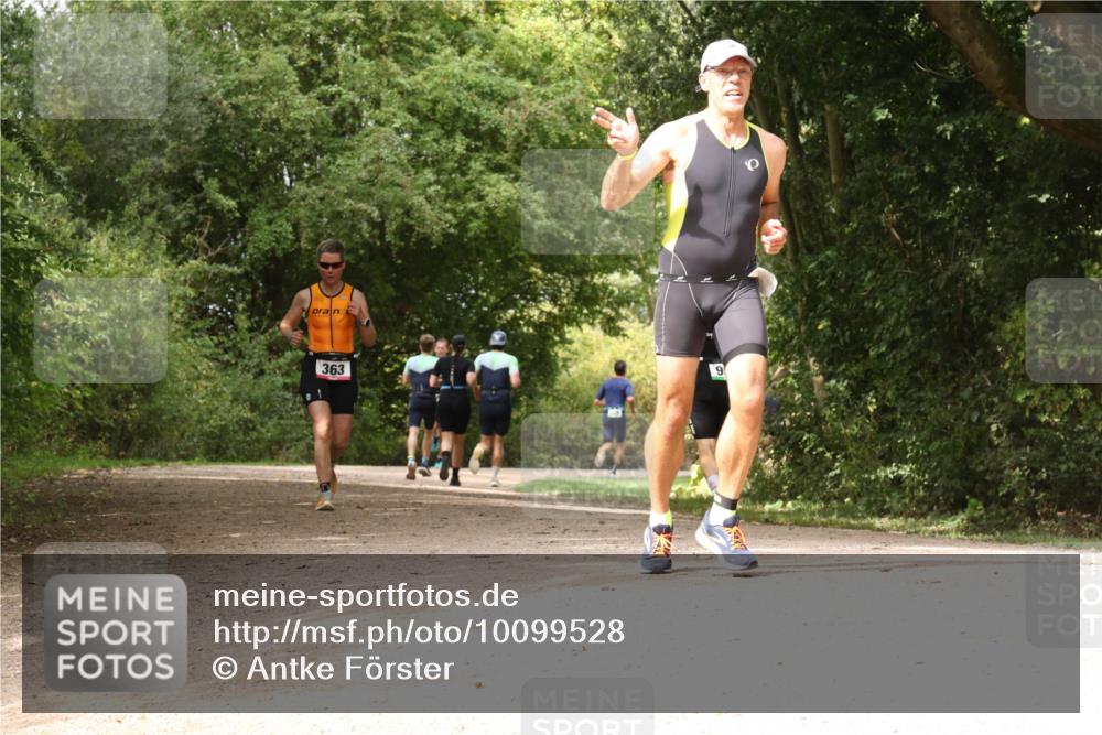 30.08.2026 - Elbe Triathlon Hamburg Antke Förster http://msf.ph/oto/10099528 30.08.2026 10:59:24 Laufen 363, 9 meine-sportfotos.de