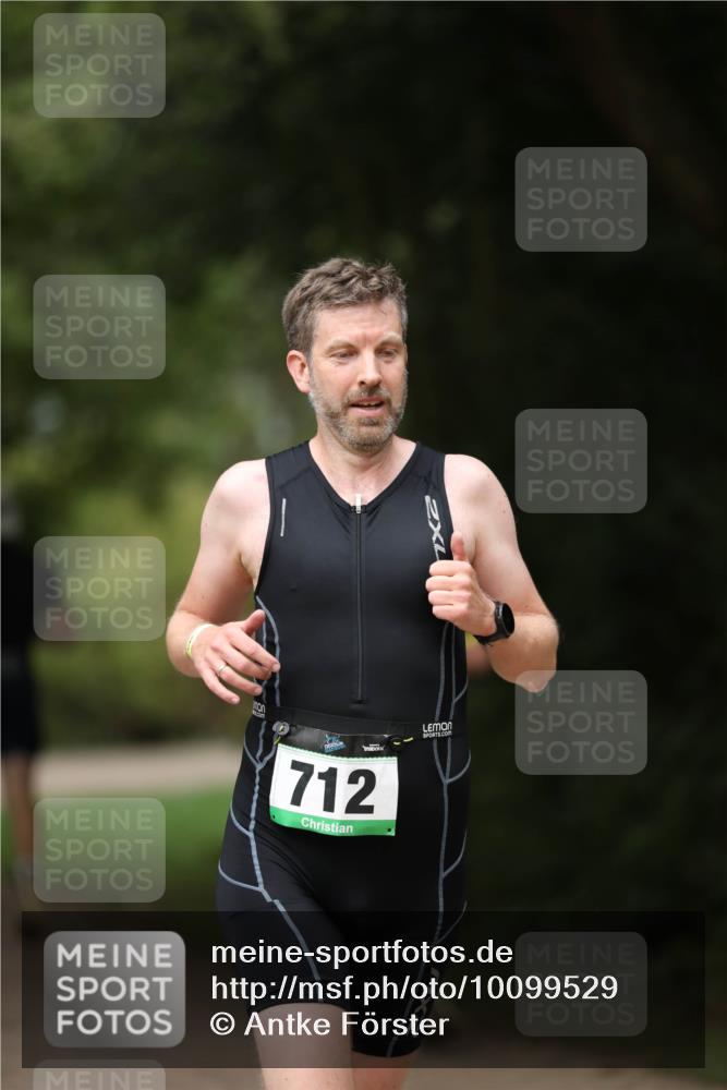 30.08.2026 - Elbe Triathlon Hamburg Antke Förster http://msf.ph/oto/10099529 30.08.2026 10:55:31 Laufen 712 meine-sportfotos.de
