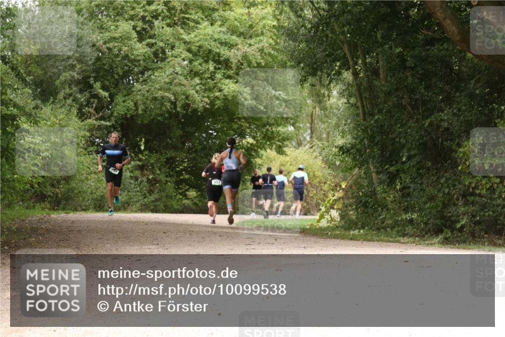 30.08.2026 - Elbe Triathlon Hamburg Antke Förster http://msf.ph/oto/10099538 30.08.2026 10:59:28 Laufen 957 meine-sportfotos.de