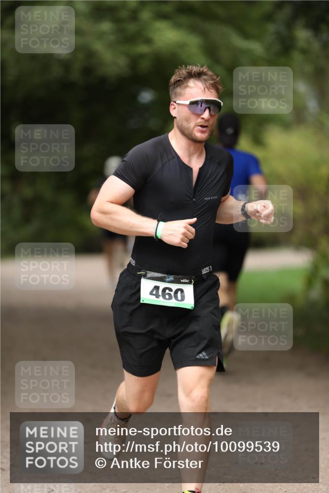 30.08.2026 - Elbe Triathlon Hamburg Antke Förster http://msf.ph/oto/10099539 30.08.2026 10:55:35 Laufen 460 meine-sportfotos.de