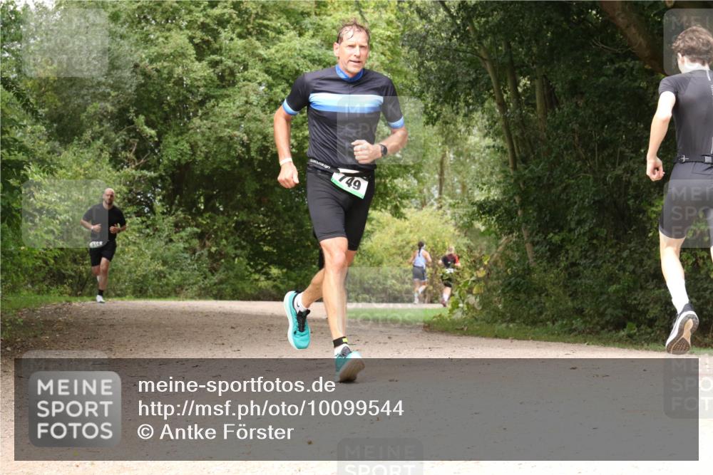 30.08.2026 - Elbe Triathlon Hamburg Antke Förster http://msf.ph/oto/10099544 30.08.2026 10:59:36 Laufen 61, 749 meine-sportfotos.de