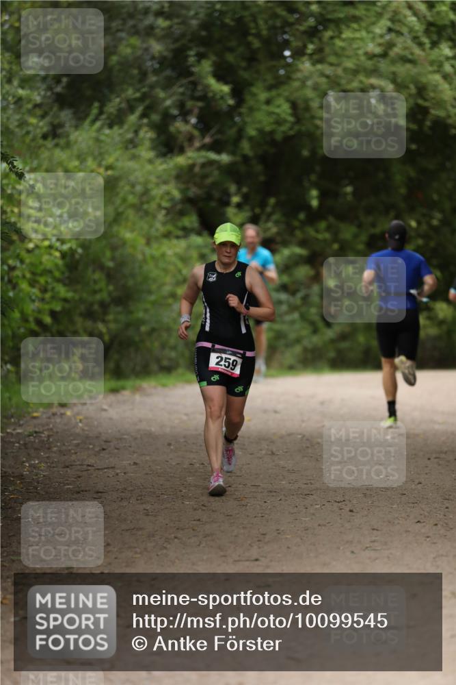 30.08.2026 - Elbe Triathlon Hamburg Antke Förster http://msf.ph/oto/10099545 30.08.2026 10:55:38 Laufen 259 meine-sportfotos.de