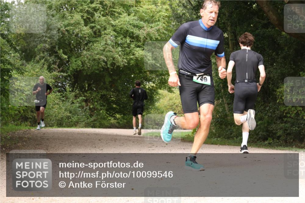 30.08.2026 - Elbe Triathlon Hamburg Antke Förster http://msf.ph/oto/10099546 30.08.2026 10:59:36 Laufen 749, 1519 meine-sportfotos.de