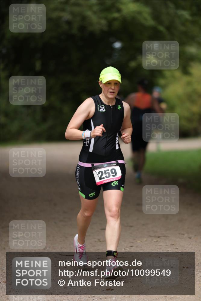 30.08.2026 - Elbe Triathlon Hamburg Antke Förster http://msf.ph/oto/10099549 30.08.2026 10:55:41 Laufen 259 meine-sportfotos.de
