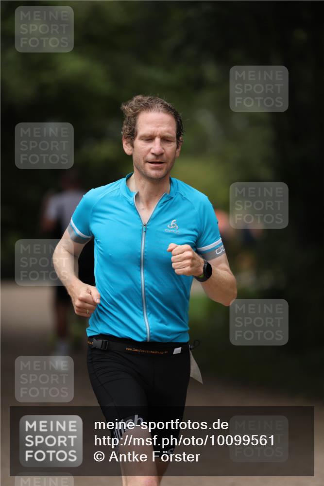 30.08.2026 - Elbe Triathlon Hamburg Antke Förster http://msf.ph/oto/10099561 30.08.2026 10:55:48 Laufen 00 meine-sportfotos.de