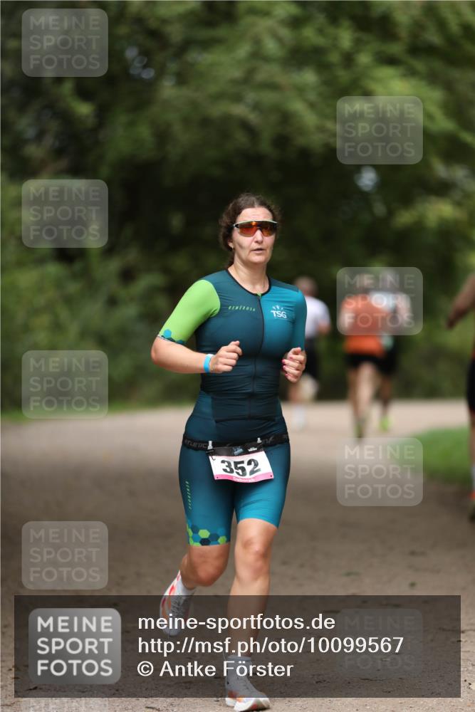 30.08.2026 - Elbe Triathlon Hamburg Antke Förster http://msf.ph/oto/10099567 30.08.2026 10:55:53 Laufen 352 meine-sportfotos.de