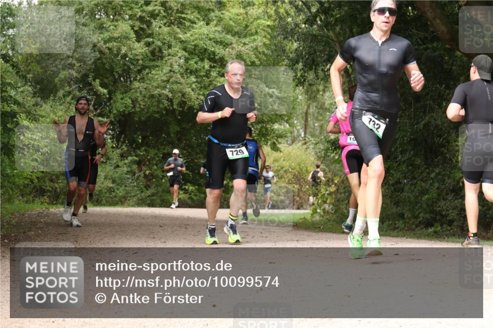 30.08.2026 - Elbe Triathlon Hamburg Antke Förster http://msf.ph/oto/10099574 30.08.2026 11:00:00 Laufen 729, 10, 732 meine-sportfotos.de