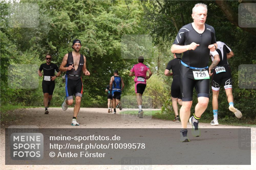 30.08.2026 - Elbe Triathlon Hamburg Antke Förster http://msf.ph/oto/10099578 30.08.2026 11:00:02 Laufen 2, 1071, 729, 1069 meine-sportfotos.de
