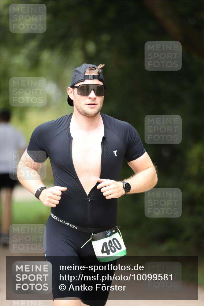 30.08.2026 - Elbe Triathlon Hamburg Antke Förster http://msf.ph/oto/10099581 30.08.2026 10:56:14 Laufen 480 meine-sportfotos.de