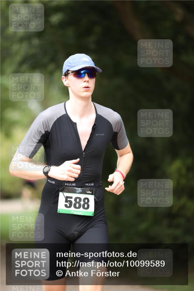 30.08.2026 - Elbe Triathlon Hamburg Antke Förster http://msf.ph/oto/10099589 30.08.2026 10:56:18 Laufen 588 meine-sportfotos.de