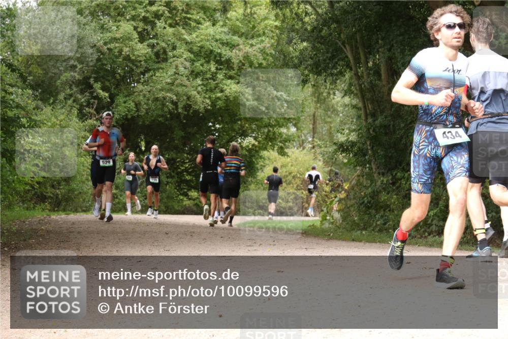 30.08.2026 - Elbe Triathlon Hamburg Antke Förster http://msf.ph/oto/10099596 30.08.2026 11:00:14 Laufen 529, 739, 434 meine-sportfotos.de
