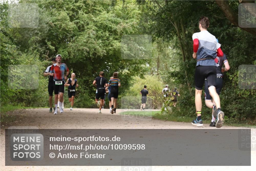 30.08.2026 - Elbe Triathlon Hamburg Antke Förster http://msf.ph/oto/10099598 30.08.2026 11:00:15 Laufen 529 meine-sportfotos.de