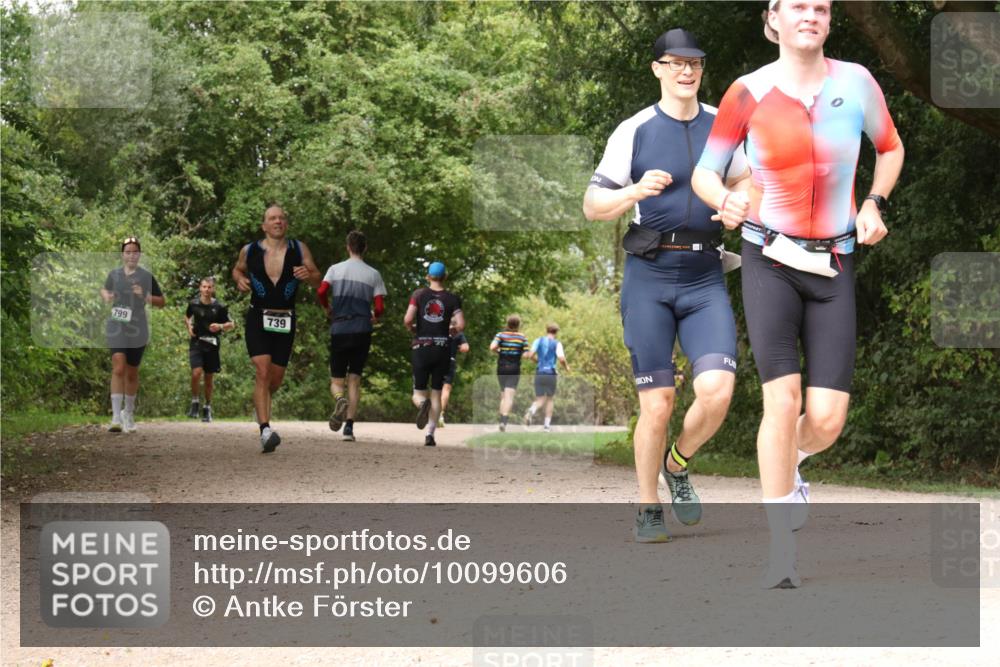 30.08.2026 - Elbe Triathlon Hamburg Antke Förster http://msf.ph/oto/10099606 30.08.2026 11:00:19 Laufen 799, 739 meine-sportfotos.de
