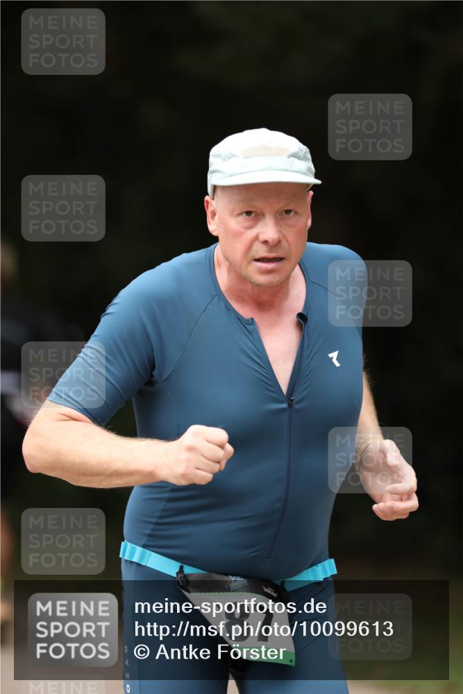 30.08.2026 - Elbe Triathlon Hamburg Antke Förster http://msf.ph/oto/10099613 30.08.2026 10:56:38 Laufen 87, 7 meine-sportfotos.de