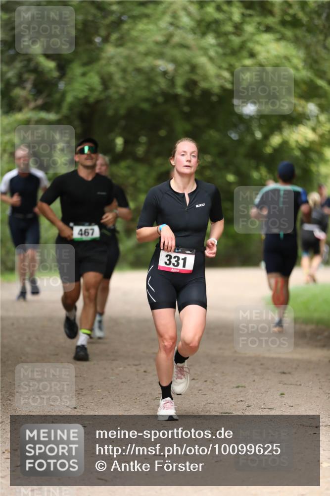 30.08.2026 - Elbe Triathlon Hamburg Antke Förster http://msf.ph/oto/10099625 30.08.2026 10:56:51 Laufen 467, 331, 2 meine-sportfotos.de