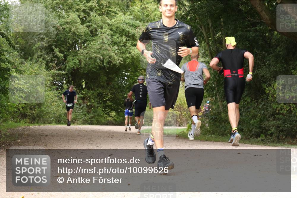 30.08.2026 - Elbe Triathlon Hamburg Antke Förster http://msf.ph/oto/10099626 30.08.2026 11:00:28 Laufen  meine-sportfotos.de