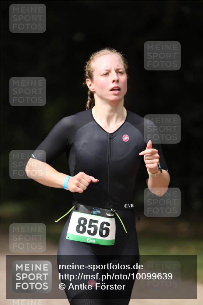 30.08.2026 - Elbe Triathlon Hamburg Antke Förster http://msf.ph/oto/10099639 30.08.2026 10:56:56 Laufen 856 meine-sportfotos.de