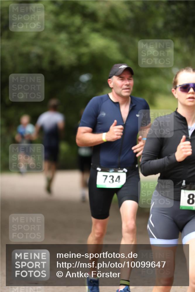30.08.2026 - Elbe Triathlon Hamburg Antke Förster http://msf.ph/oto/10099647 30.08.2026 10:57:03 Laufen 734, 8 meine-sportfotos.de