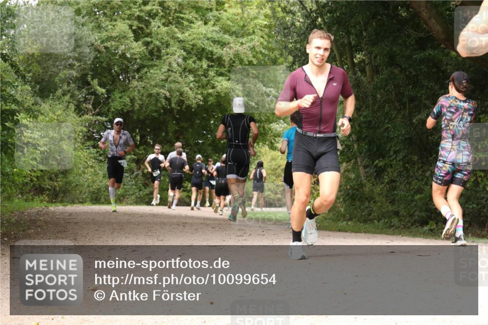 30.08.2026 - Elbe Triathlon Hamburg Antke Förster http://msf.ph/oto/10099654 30.08.2026 11:00:44 Laufen  meine-sportfotos.de