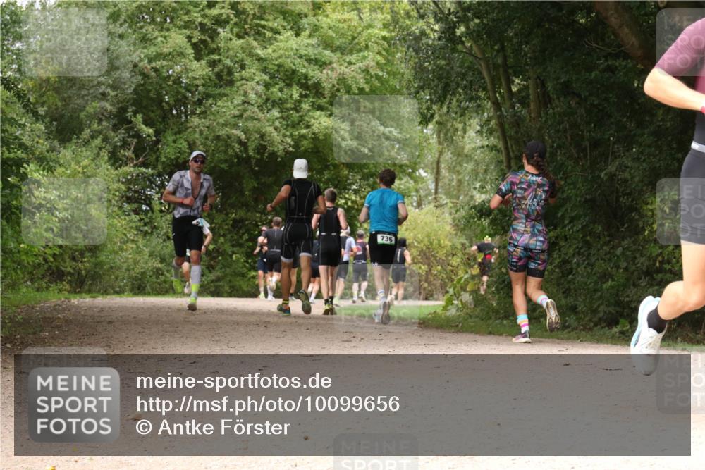 30.08.2026 - Elbe Triathlon Hamburg Antke Förster http://msf.ph/oto/10099656 30.08.2026 11:00:44 Laufen 736 meine-sportfotos.de