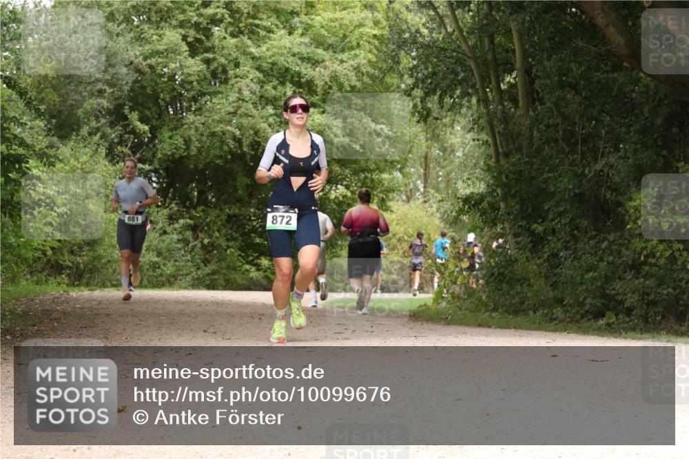 30.08.2026 - Elbe Triathlon Hamburg Antke Förster http://msf.ph/oto/10099676 30.08.2026 11:00:55 Laufen 872, 881 meine-sportfotos.de