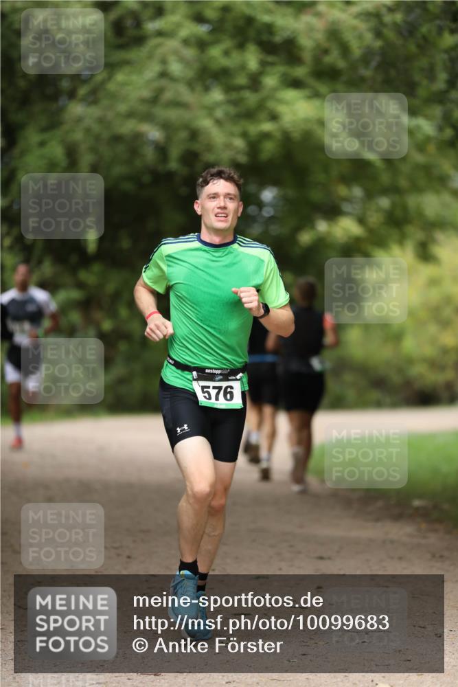30.08.2026 - Elbe Triathlon Hamburg Antke Förster http://msf.ph/oto/10099683 30.08.2026 10:57:27 Laufen 10, 576 meine-sportfotos.de