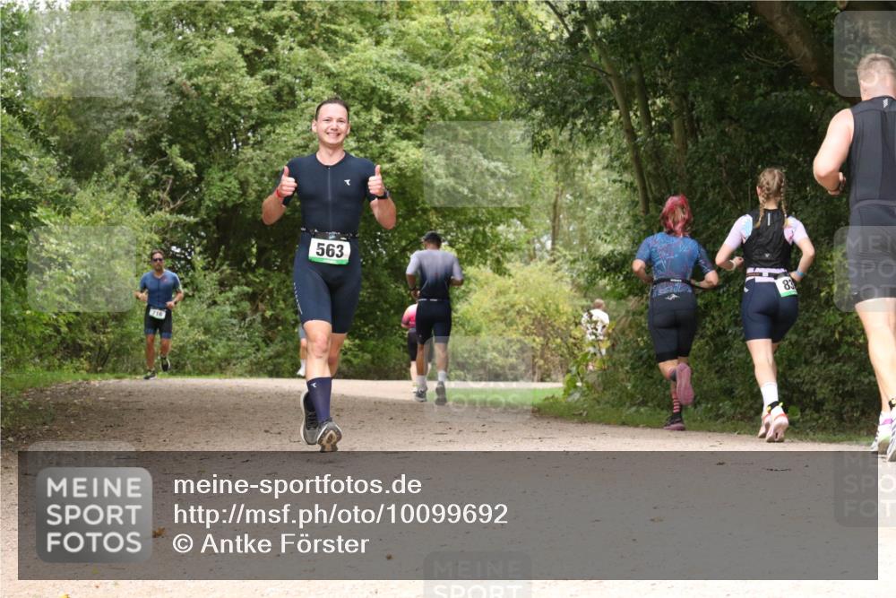30.08.2026 - Elbe Triathlon Hamburg Antke Förster http://msf.ph/oto/10099692 30.08.2026 11:01:02 Laufen 716, 563, 83 meine-sportfotos.de